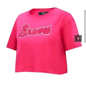 NWOT Atlanta Braves Pro Standard boxy crop tee